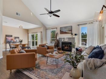 12049 Lincolnshire DR