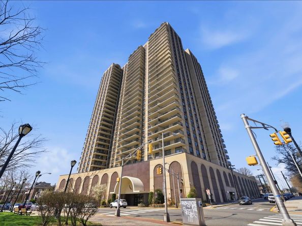 7855 Blvd East 17i, North Bergen NJ 07047