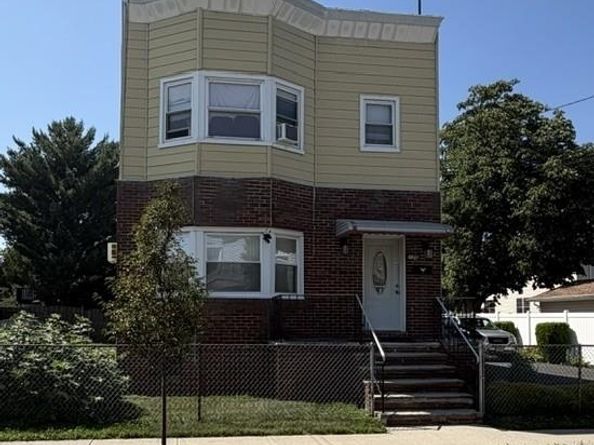 735 7th St, Secaucus NJ 07094