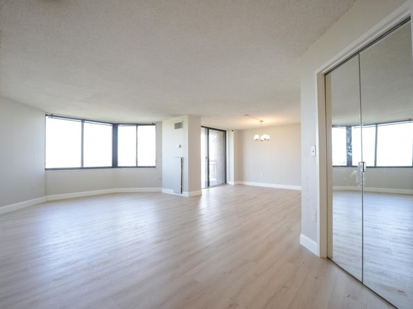 1021 Harmon Cove Tower 1021, Secaucus NJ 07094