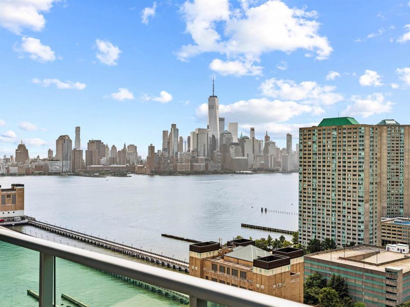 1 Shore Lane 2711/2710, Jersey City NJ 07310