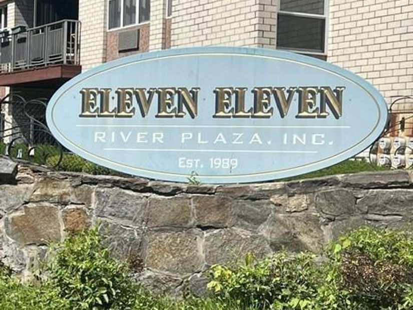 1111 River Rd c8, Edgewater NJ 07020