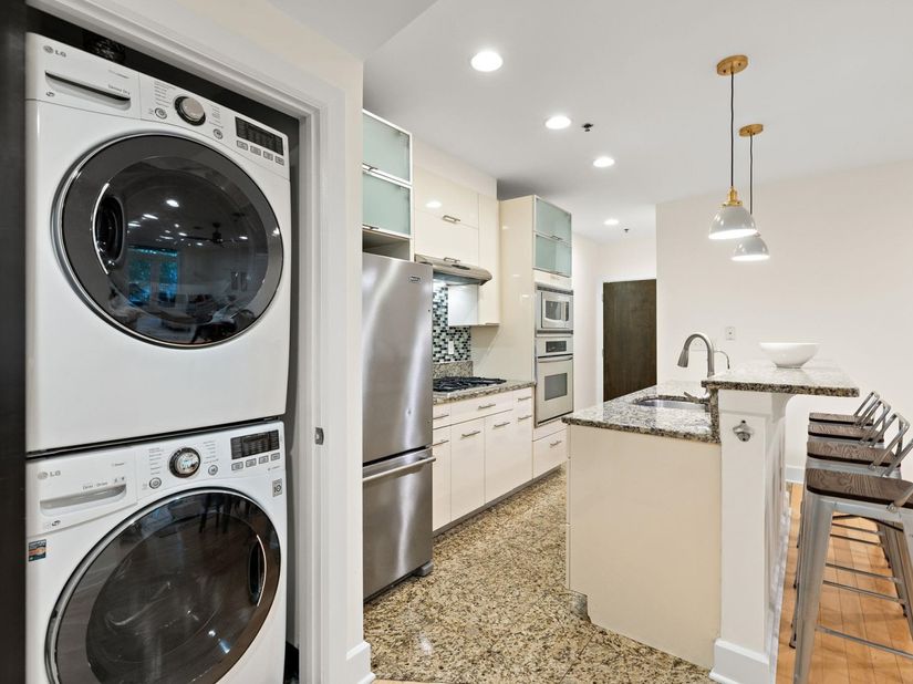 108 Jackson St 2D, Hoboken NJ 07030