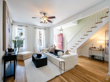 72 Romaine Ave