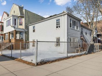 70 Warner Ave