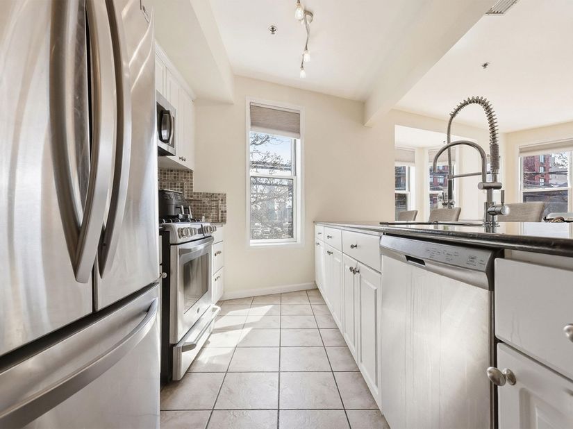 380 Newark St 2D, Hoboken NJ 07030