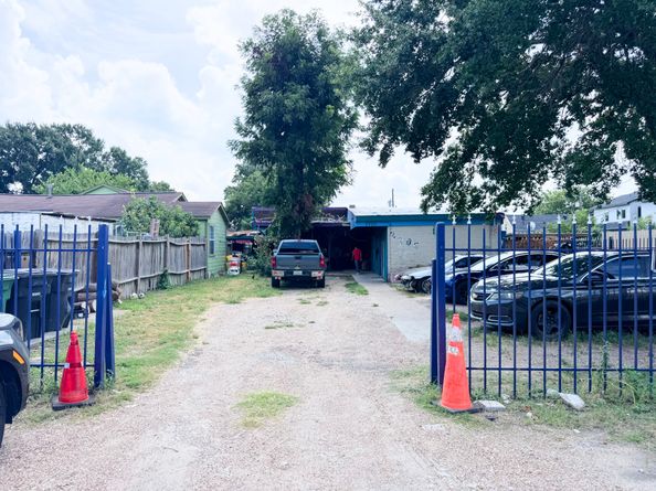 2705 Beatty Street, Houston TX 77023