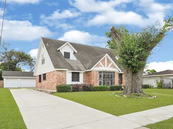 8615 Glenaire Street