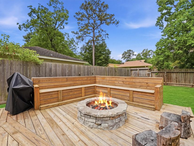 2051 Shadow Rock Drive, Kingwood TX 77339