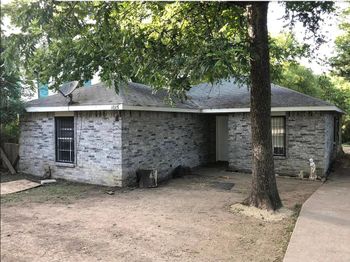 1015 W Clarendon Drive