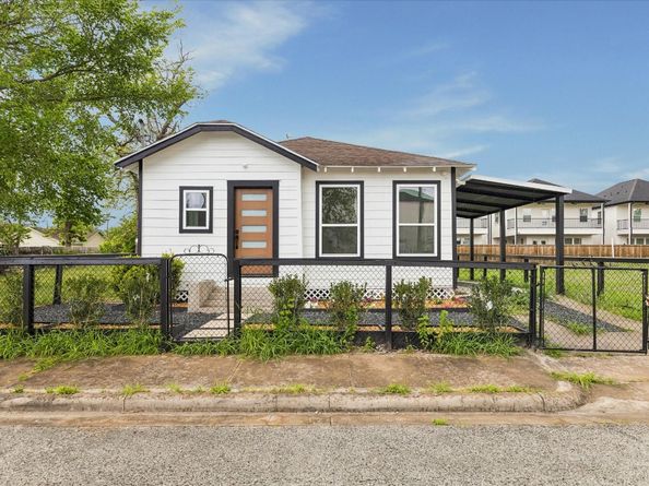 817 E 32nd Street, Houston TX 77022