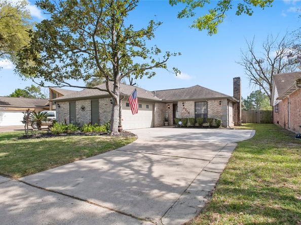 6215 Greenway Forest Lane, Houston TX 77088