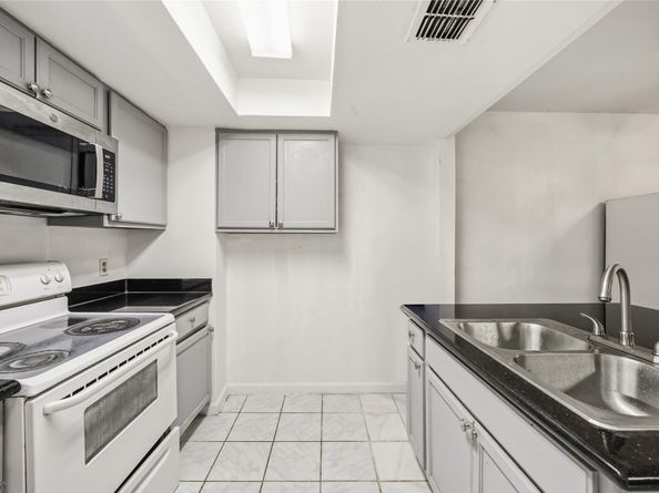 8456 Leawood Boulevard, Houston TX 77072