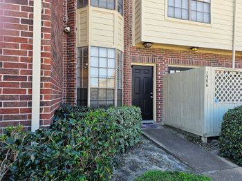 2121 El Paseo Street