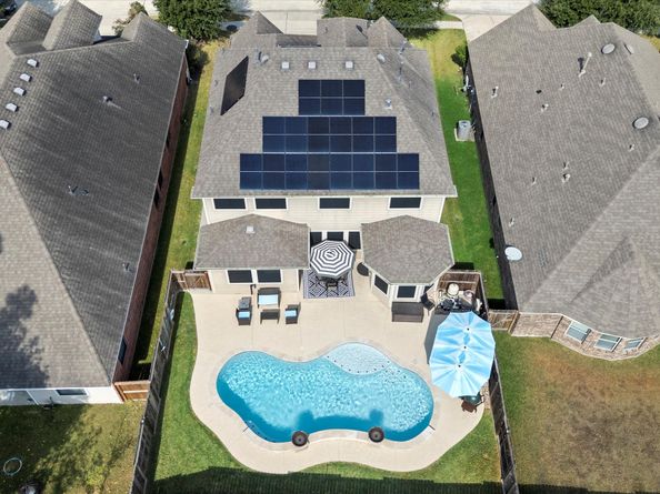 16918 Lake Willowby Lane, Houston TX 77044