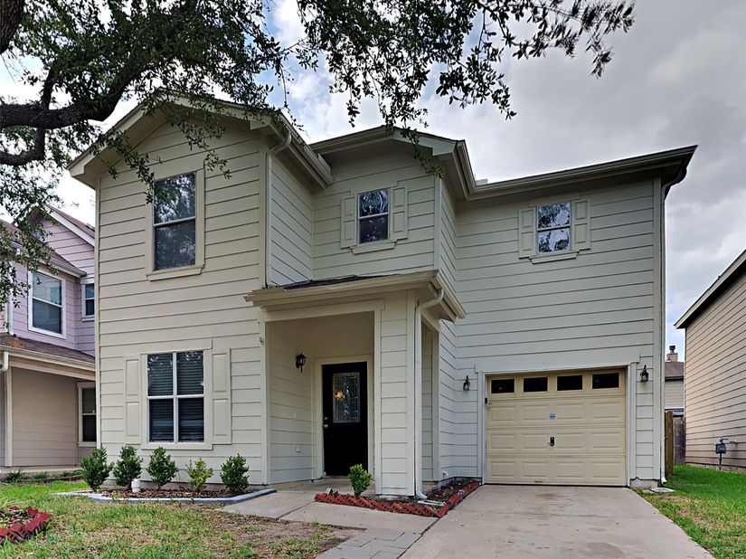 427 Remington Creek Drive, Houston TX 77073