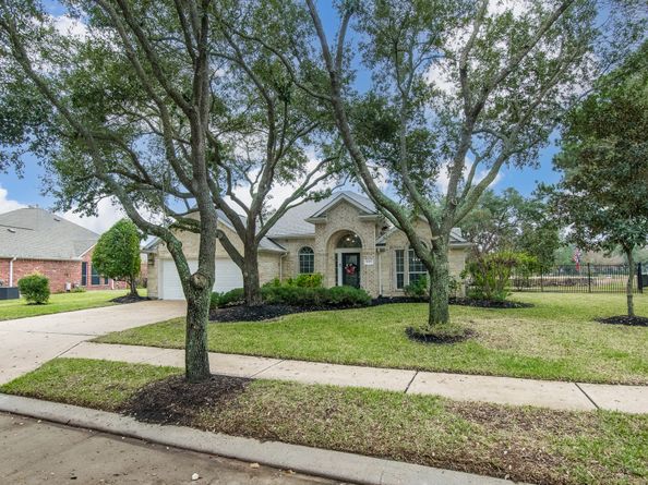 16327 Cliff Haven Drive, Houston TX 77095