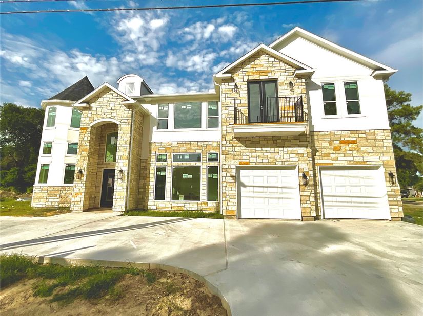 9756 Westview Drive, Houston TX 77055