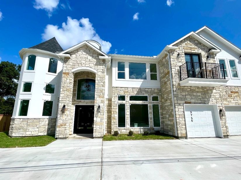 9756 Westview Drive, Houston TX 77055