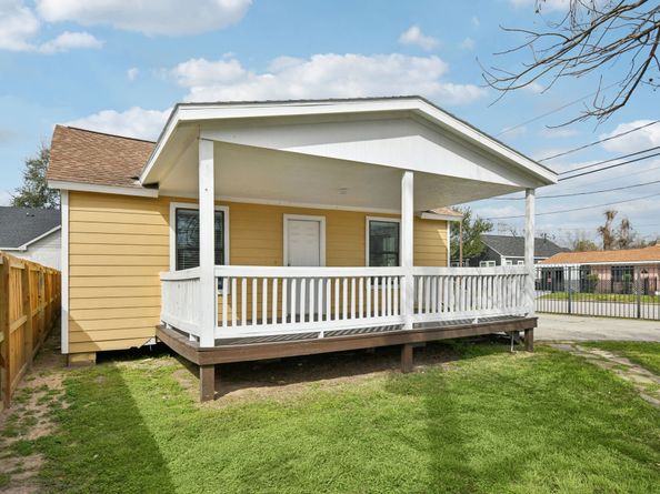 1409 Fairbanks Street, Houston TX 77009