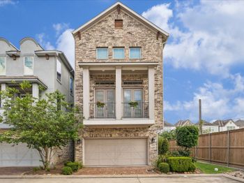1702 Oak Leaf Pass Drive