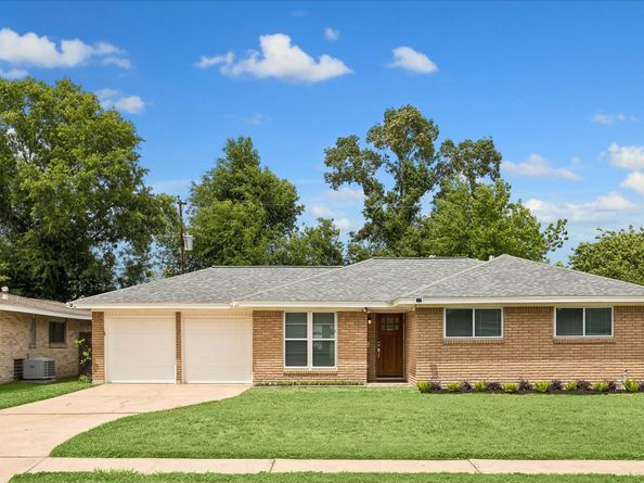 2211 Haverhill Drive, Houston TX 77008