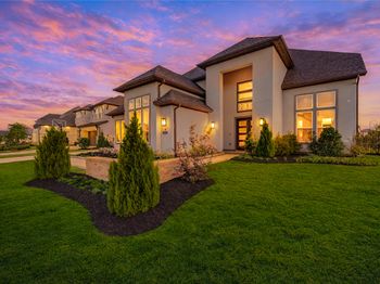 21339 Crescent Winged Drive