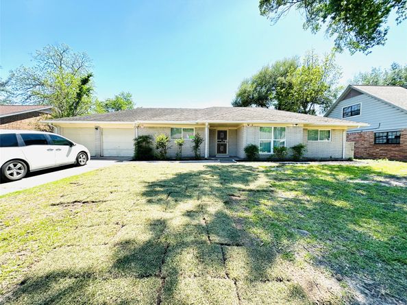 1011 Twinbrooke Drive, Houston TX 77088