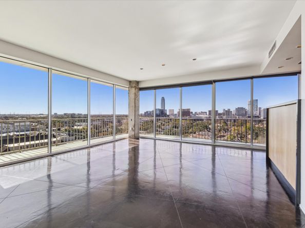 2200 Willowick Road 11C, Houston TX 77027