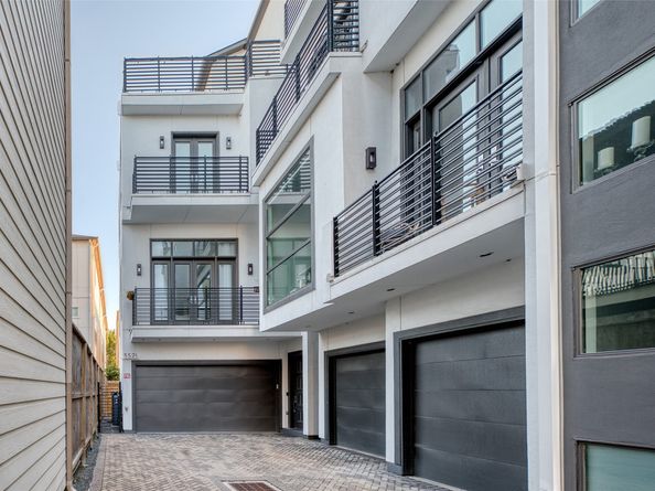 5521 Kiam Street, Houston TX 77007