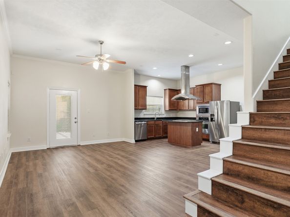 901 Mckinney Park Lane, Houston TX 77003