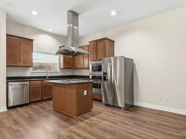 901 Mckinney Park Lane, Houston TX 77003