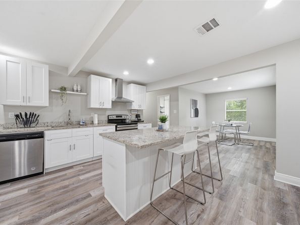 8826 Delilah Street, Houston TX 77033