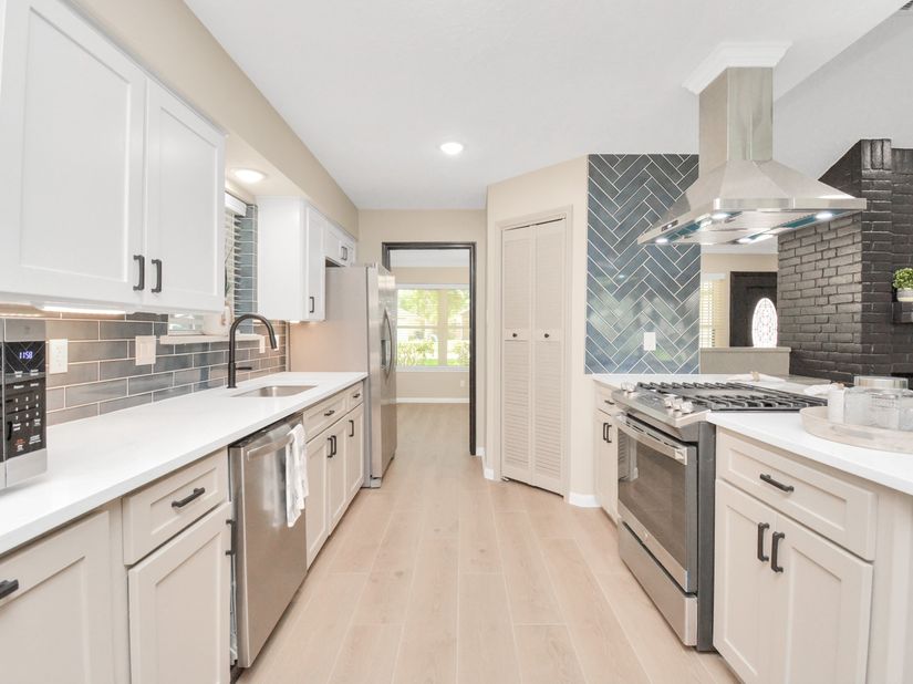 10550 Emnora Lane, Houston TX 77043