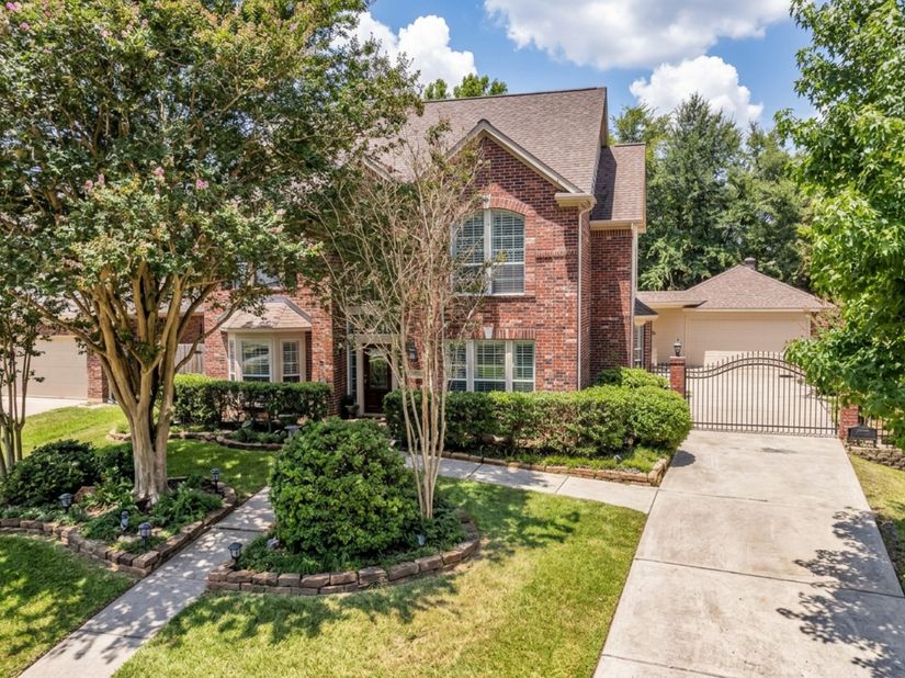 79 W Shale Creek Circle, The Woodlands TX 77382