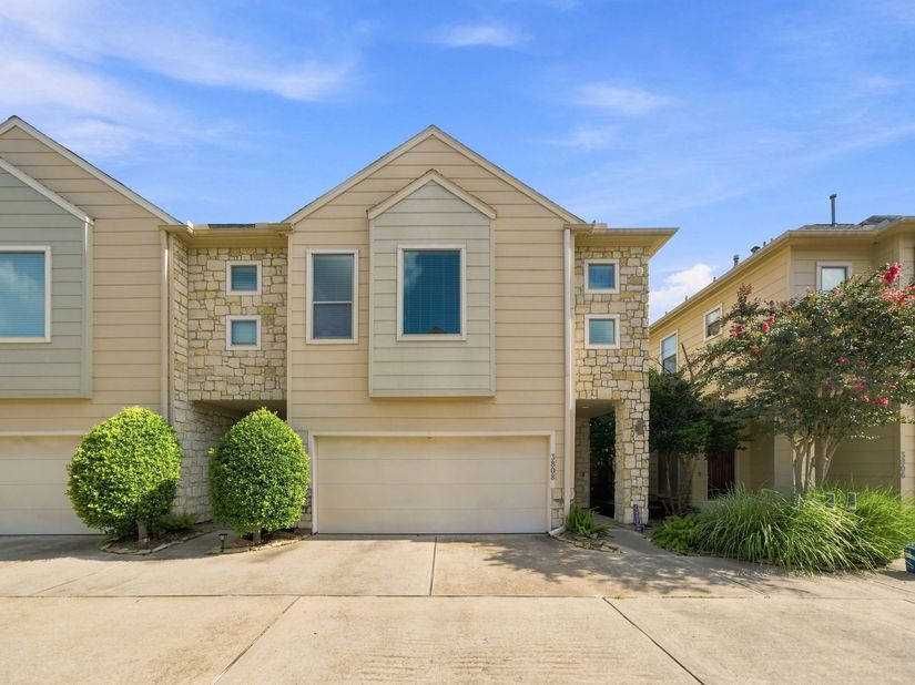 3808 Center Plaza Drive, Houston TX 77007