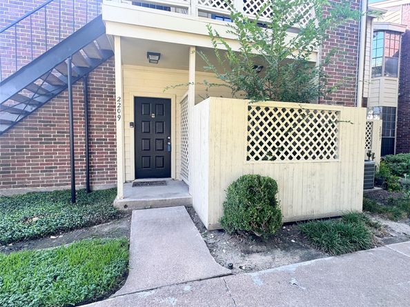 2121 El Paseo Street 2209, Houston TX 77054