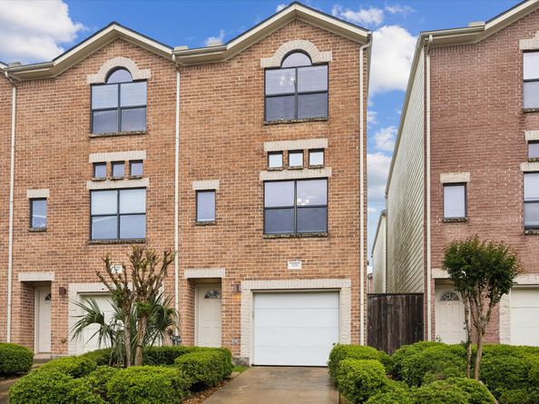 3501 Link Valley Drive 301, Houston TX 77025