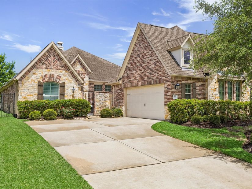 19 Peace Tree Way, Tomball TX 77375