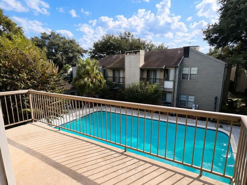 9707 Richmond Avenue 16, Houston TX 77042