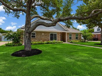 3238 Pintail Street