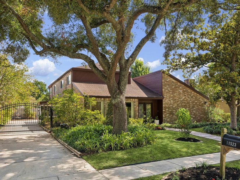 11523 Highgrove Drive, Houston TX 77077