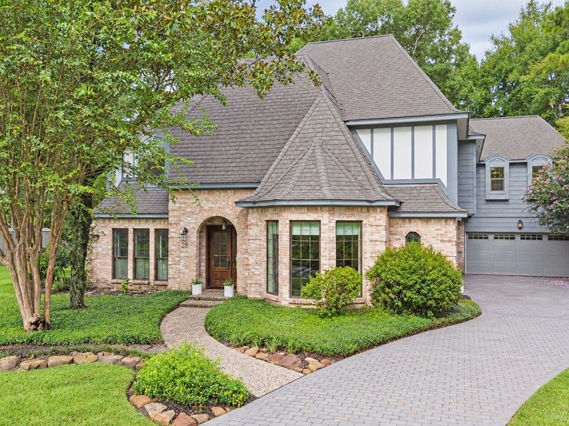 28 Mellow Leaf Court, The Woodlands TX 77381