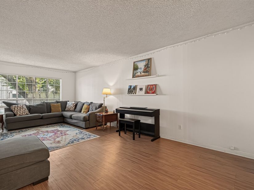 2701 Bellefontaine Street B4, Houston TX 77025
