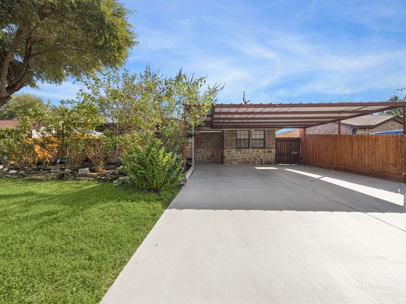 10702 Duncum Street, Houston TX 77013