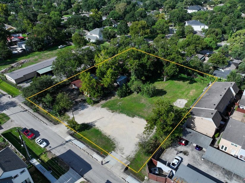1405 Cedar Post Lane, Houston TX 77055