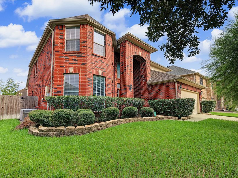 219 Nina Lane, Stafford TX 77477