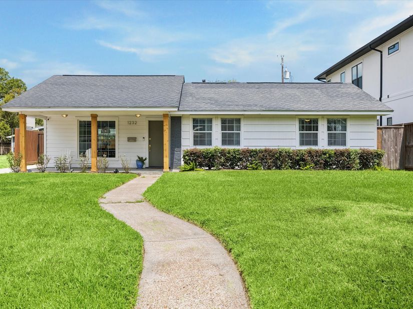 1232 Chantilly Lane, Houston TX 77018