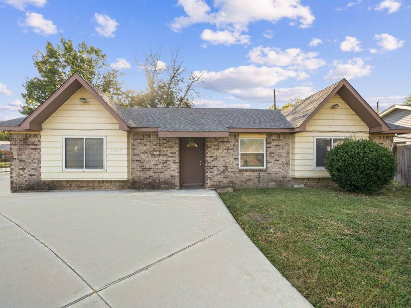 11614 Sandrock Drive, Houston TX 77048