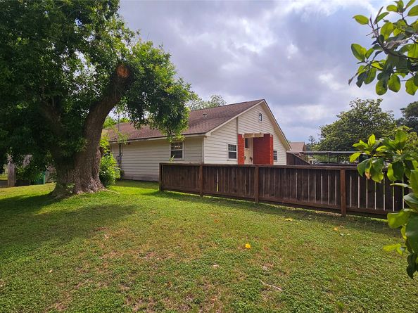 6946 Cole Creek Drive, Houston TX 77092